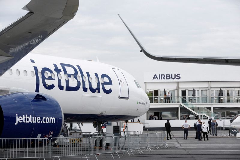 JetBlue shares sink after disappointing forecast for unit revenue and costs JetBlue shares sink after disappointing forecast for unit revenue and costs