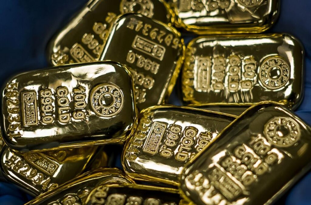 Gold’s record rally hits pause as traders assess Powell’s speech