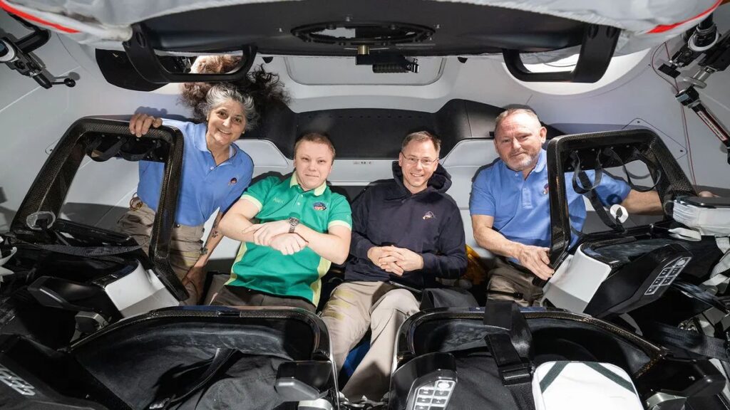 NASA, SpaceX Crew-9 Returns on Crew Dragon Freedom After 171 Days in Space NASA, SpaceX Crew-9 Returns on Crew Dragon Freedom After 171 Days in Space