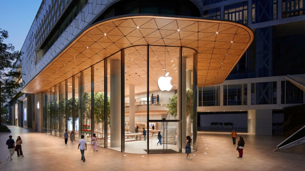 Indian Smartphone Market Declines, While Apple Records Strong YoY Growth in January 2025: IDC