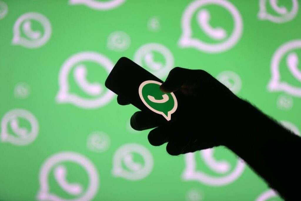 WhatsApp for iOS Could Soon Let Users Add Their Instagram Profile Links to Accounts
